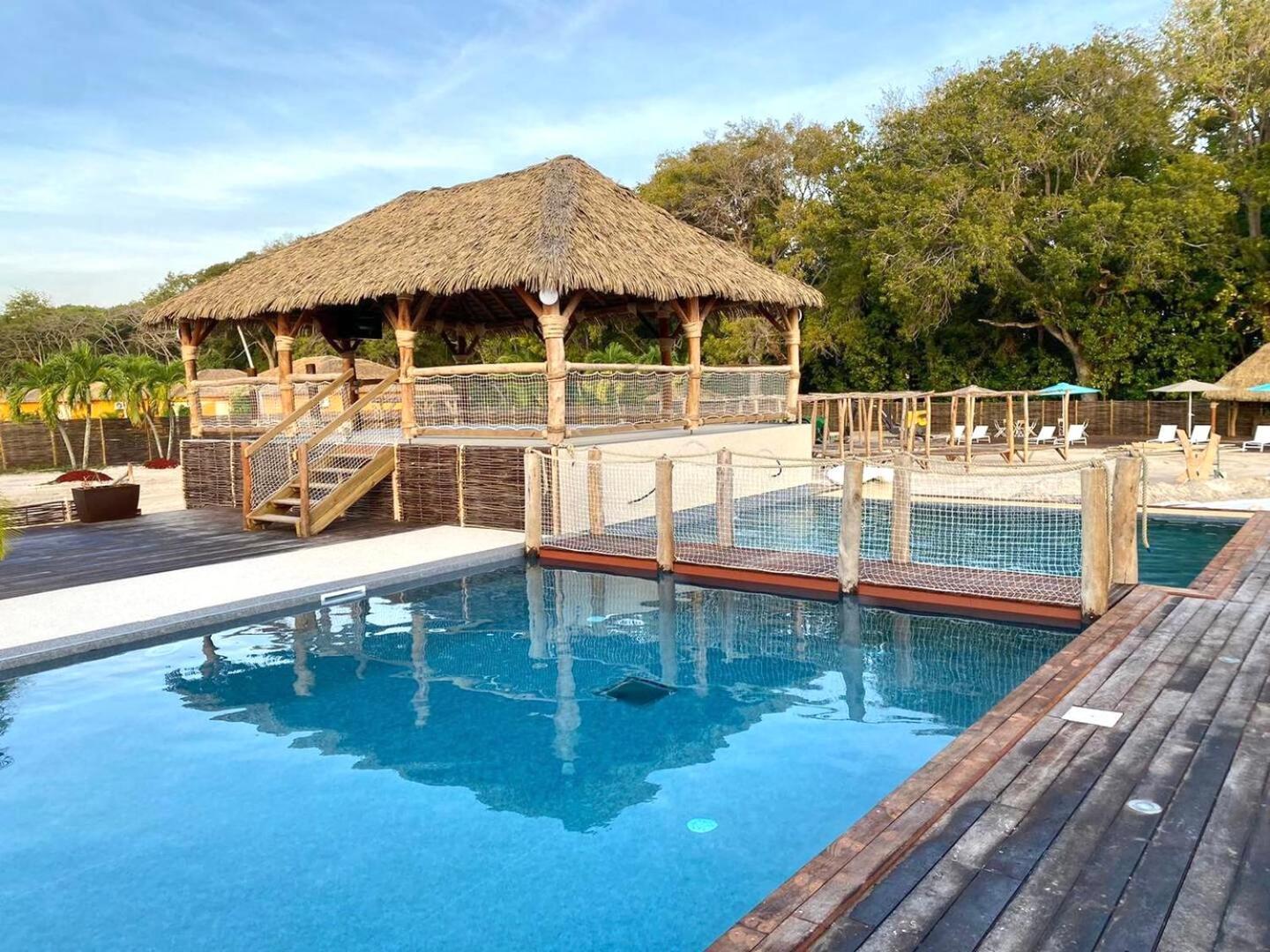 Bungalow La Kawannaise - Piscine, Terrasse, Plage Grand-Bourg  Exterior photo